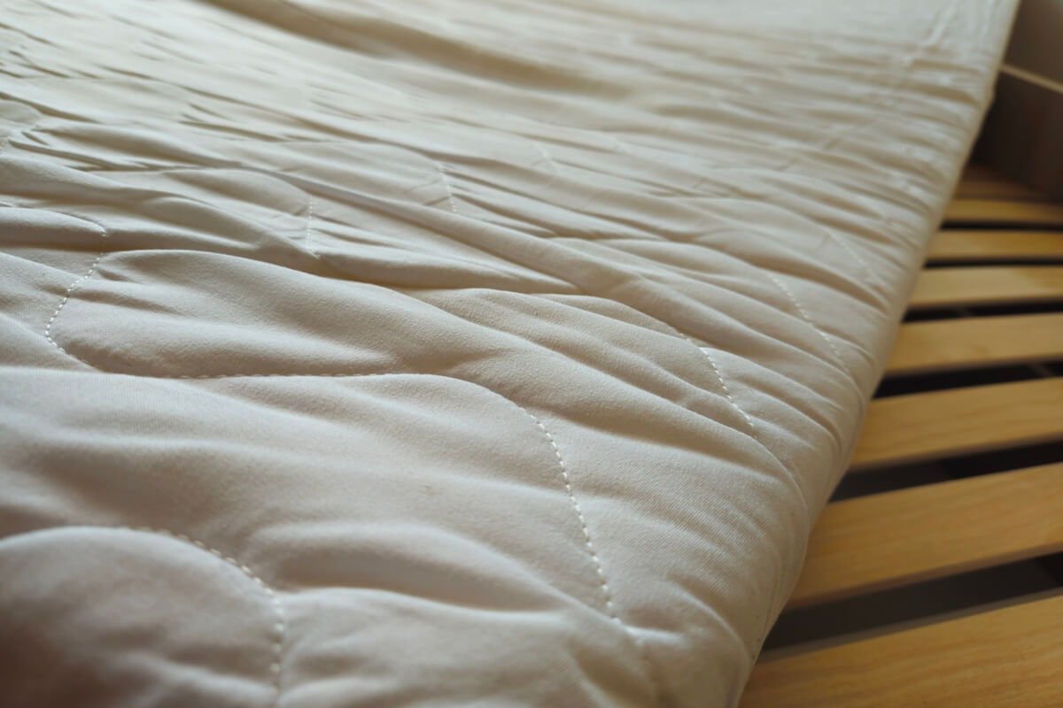 Usuwanie moczu z materaca